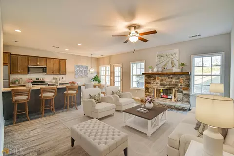 6523 River Station Dr, Lula, GA 30554 photo 9