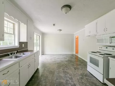 10107 Brown Bridge Rd, Covington, GA 30014 photo 8