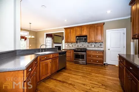 104 Pond View Pt, Lagrange, GA 30240 photo 11