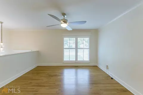3807 Admiral Dr, Atlanta, GA 30341 photo 5