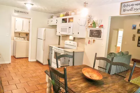 208 Clearview Ct, Lagrange, GA 30241 photo 4