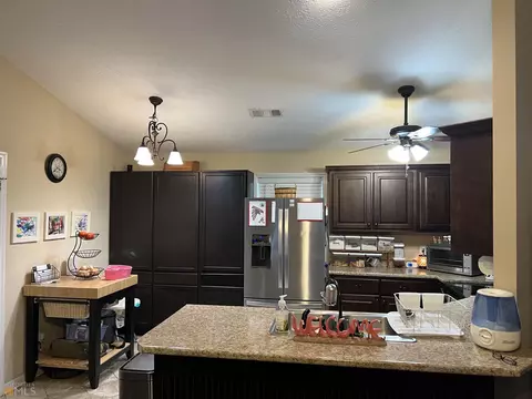 188 Blackshear Cir, Dublin, GA 31021 photo 5