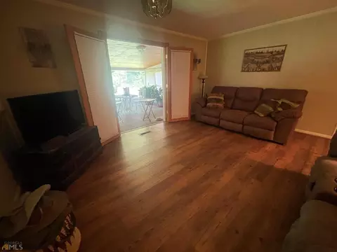 258 E Lakeview Dr, Lagrange, GA 30240 photo 3