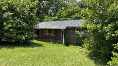 304 Chestnut Dr, Warner Robins, GA 31088 photo 1