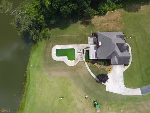 392 Scott Rd, Williamson, GA 30292 photo 4