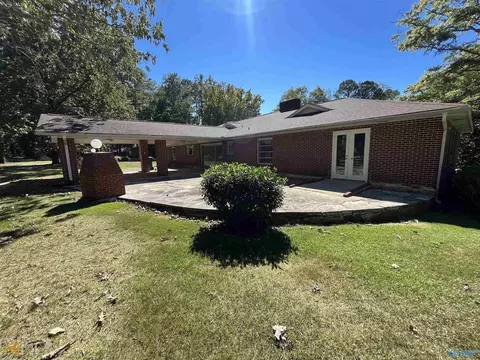 216 Iris Dr, Centre, AL 35960 photo 3