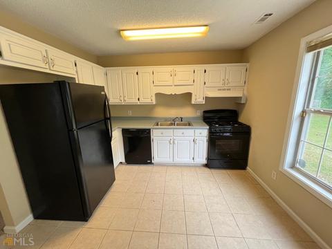 1273 N Hampton Dr, Hampton, GA 30228 photo 4