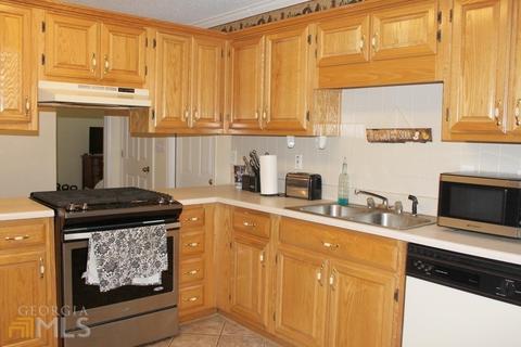 154 Hampton Shores Dr, Hampton, GA 30228 photo 5