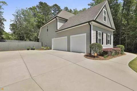 402 Wicklow St, Tyrone, GA 30290 photo 2