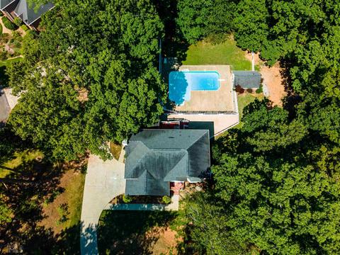 1041 Riverside Dr, Lagrange, GA 30240 photo 2