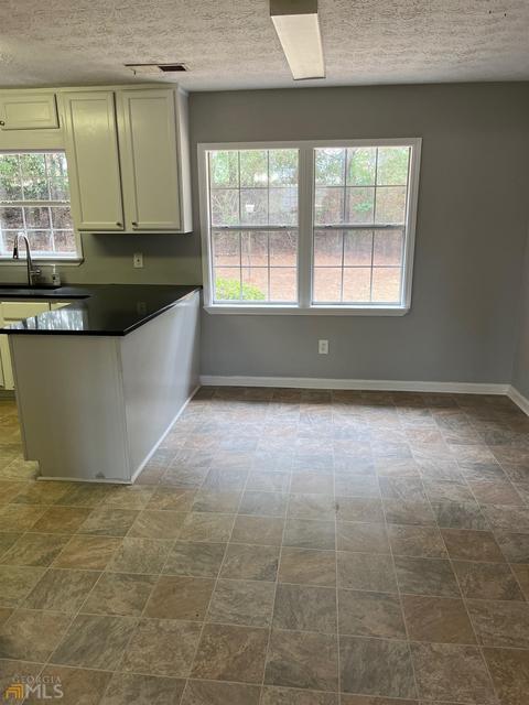 263 Parker Dr, Mcdonough, GA 30253 photo 5