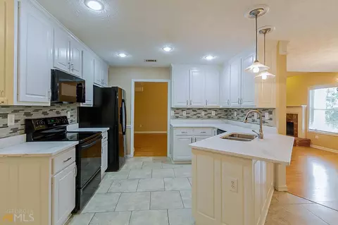 155 Coldwater Dr, Covington, GA 30016 photo 4