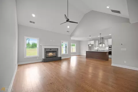 324 Conner Ln, Williamson, GA 30292 photo 6