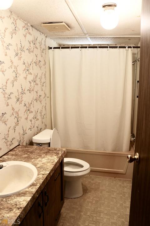 2084 Bartley Rd, Lagrange, GA 30240 photo 6