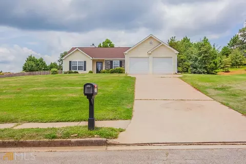 1013 Riverclift Dr, Covington, GA 30016 photo 1
