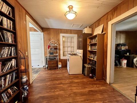 2438 Currahee St, Toccoa, GA 30577 photo 4