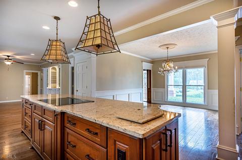 1037 Riverside Dr, Lagrange, GA 30240 photo 11