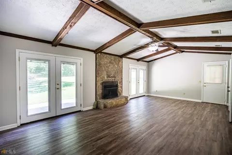 143 Hazel Way, Lagrange, GA 30241 photo 2
