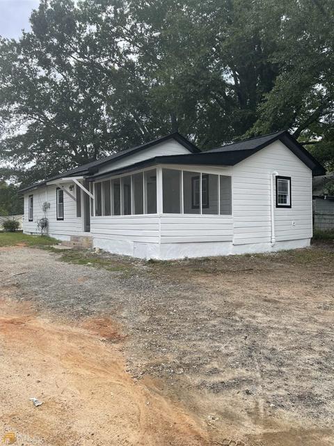 298 E Whitman St, Toccoa, GA 30577 photo 2
