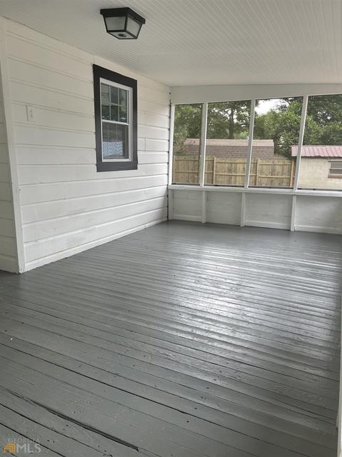 298 E Whitman St, Toccoa, GA 30577 photo 3