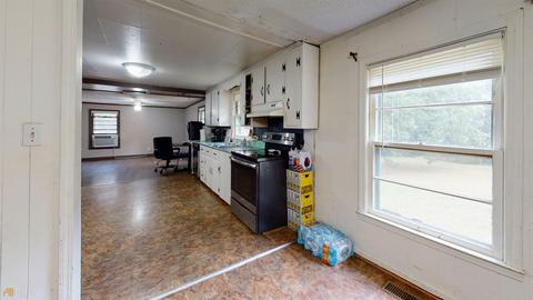 129 Brady St, Toccoa, GA 30577 photo 2