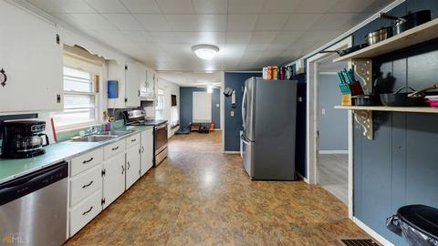 129 Brady St, Toccoa, GA 30577 photo 4