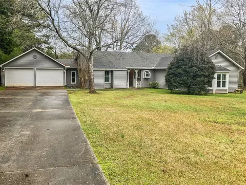 14 Crepe Myrtle Dr, Newnan, GA 30263