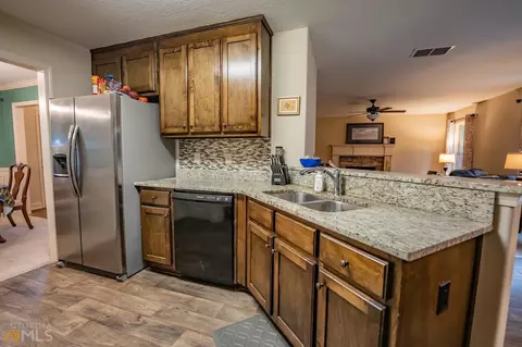 369 Thoroughbred Trl, Monroe, GA 30655 photo 8