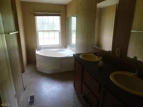 498 Garrison Rd, Claxton, GA 30417 photo 8