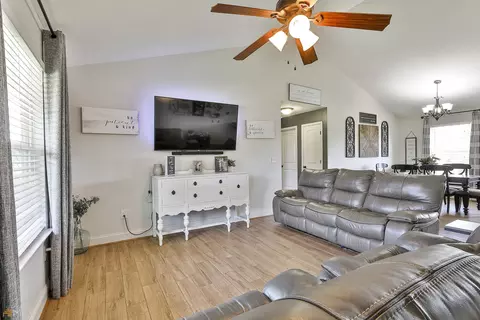 154 Mathews Rd, Milner, GA 30257 photo 4
