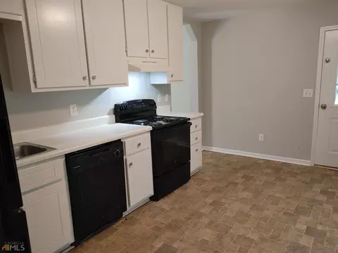 106 Moore St, Milner, GA 30257 photo 8