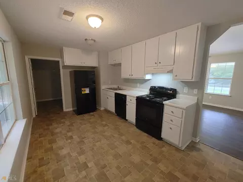 106 Moore St, Milner, GA 30257 photo 7