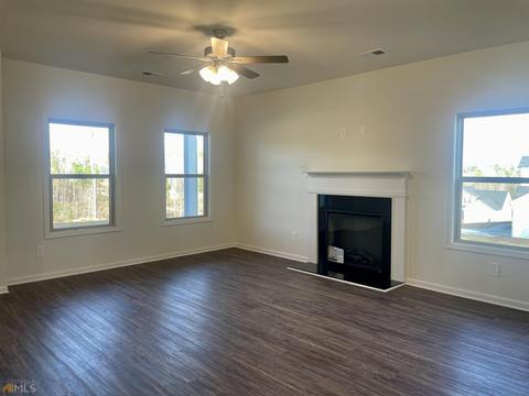 111 Wesley Ct, Forsyth, GA 31029 photo 2