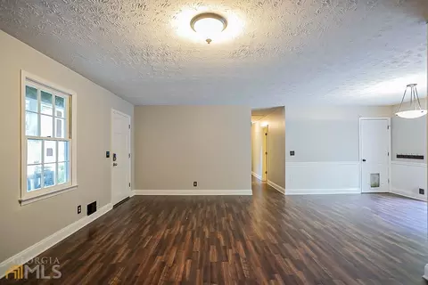 1385 Longbow Ct, Canton, GA 30115 photo 9