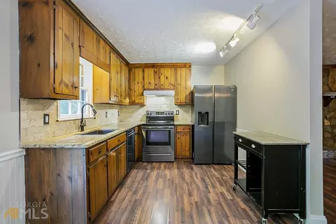 1385 Longbow Ct, Canton, GA 30115 photo 4