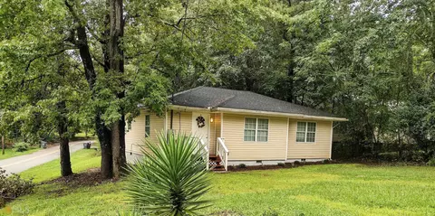 212 Hancock St, Jackson, GA 30233 photo 1