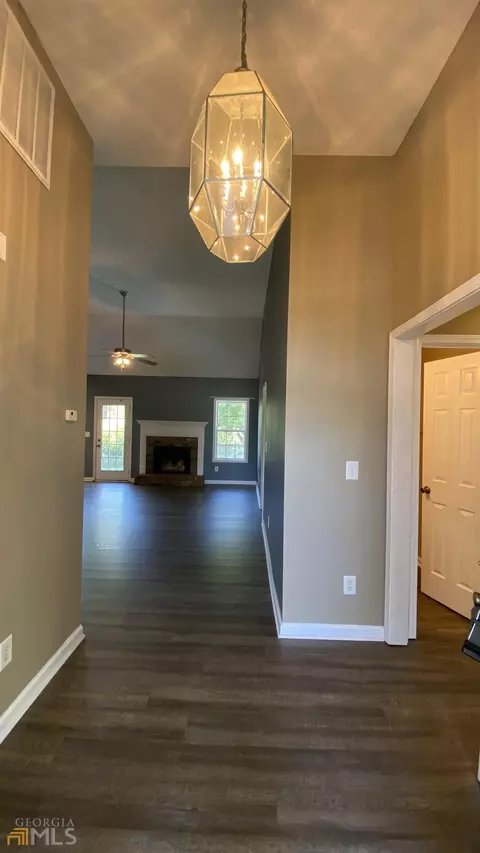 105 Perimeter Dr, Lagrange, GA 30241 photo 3
