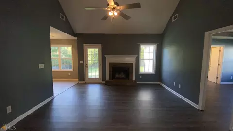 105 Perimeter Dr, Lagrange, GA 30241 photo 5