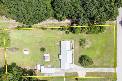 252 Ginn St, Carnesville, GA 30521 photo 2