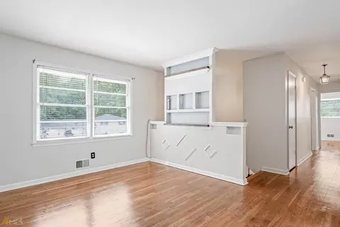 6575 Rabun Rd, Morrow, GA 30260 photo 4