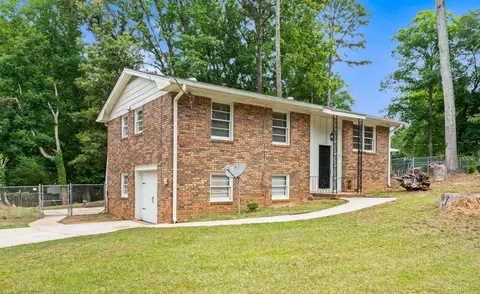 6575 Rabun Rd, Morrow, GA 30260 photo 3