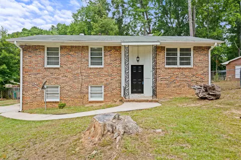 6575 Rabun Rd, Morrow, GA 30260 photo 1