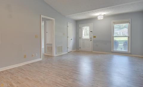 409 Pebble Dr, Lagrange, GA 30241 photo 3