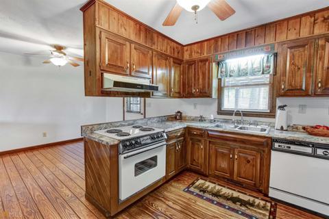 422 Thacker Rd, Clarkesville, GA 30523 photo 11