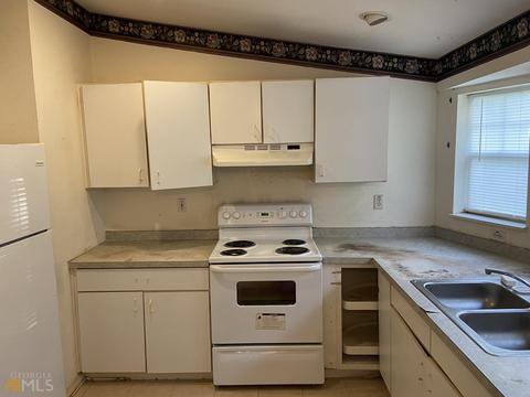 2883 Fields Dr, Lithonia, GA 30038 photo 4