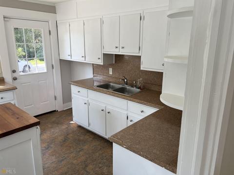 771 E Currahee St, Toccoa, GA 30577 photo 8