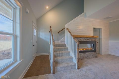 1089 E Doyle St, Toccoa, GA 30577 photo 3