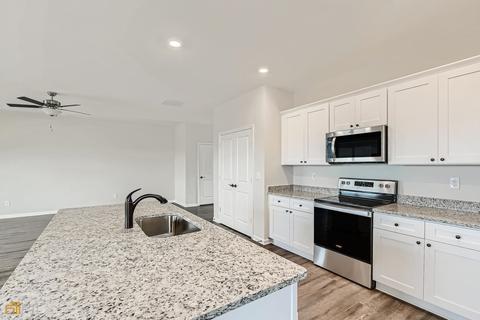 422 Samara Ct, Fairburn, GA 30213 photo 2
