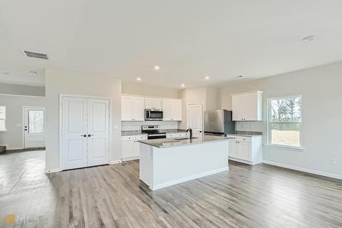 422 Samara Ct, Fairburn, GA 30213 photo 3