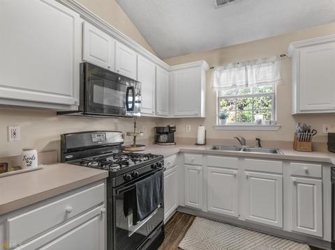 204 Drake Elm Ct, Hampton, GA 30228 photo 7